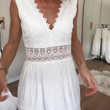 Circe - Abito in pizzo con scollatura a V